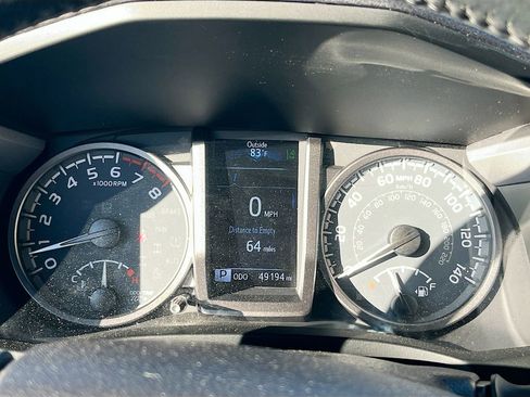 Used 2021 Toyota Tacoma TRD Off-Road w/ Technology Package image 12