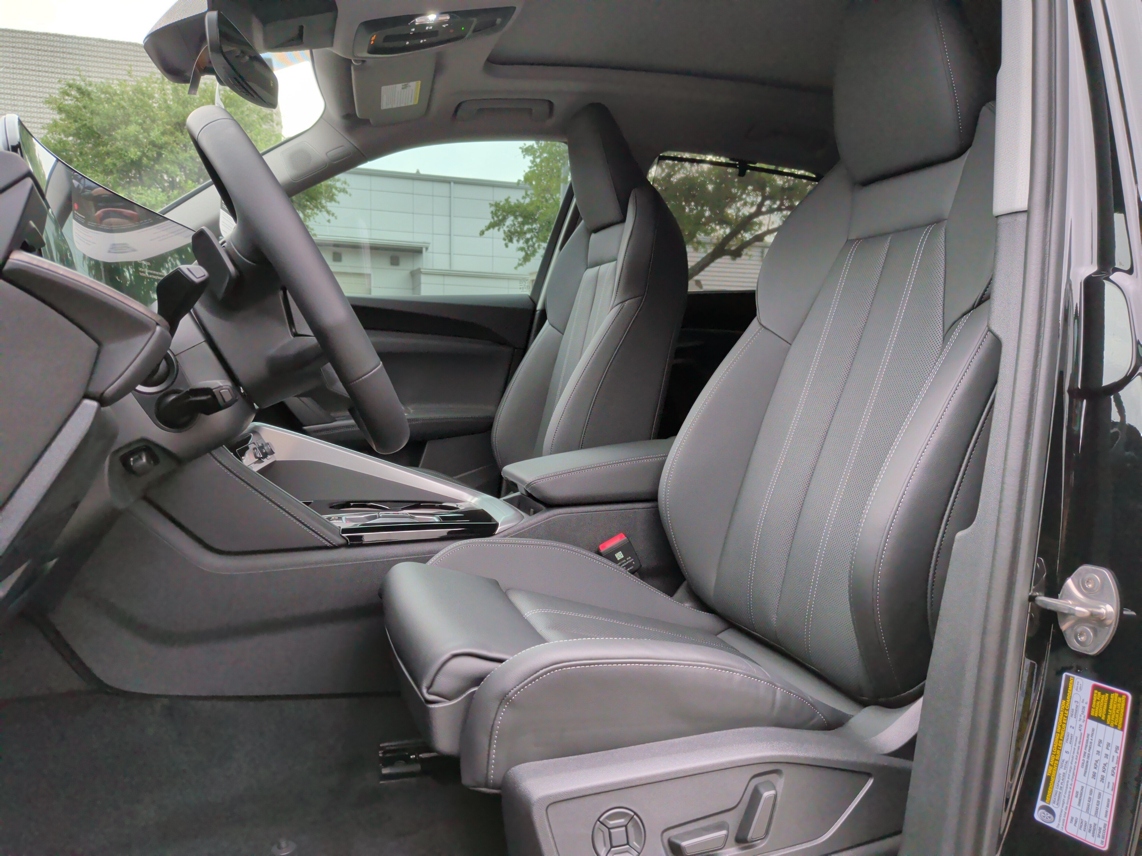 Used 2025 Audi Q5 Premium AWD/4WD image 15