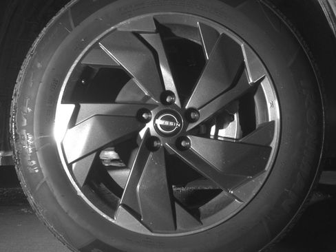 Used 2025 Nissan Rogue SV AWD/4WD image 13