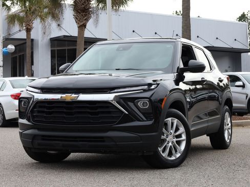 Used 2024 Chevrolet TrailBlazer LS w/ LS Convenience Package image 1