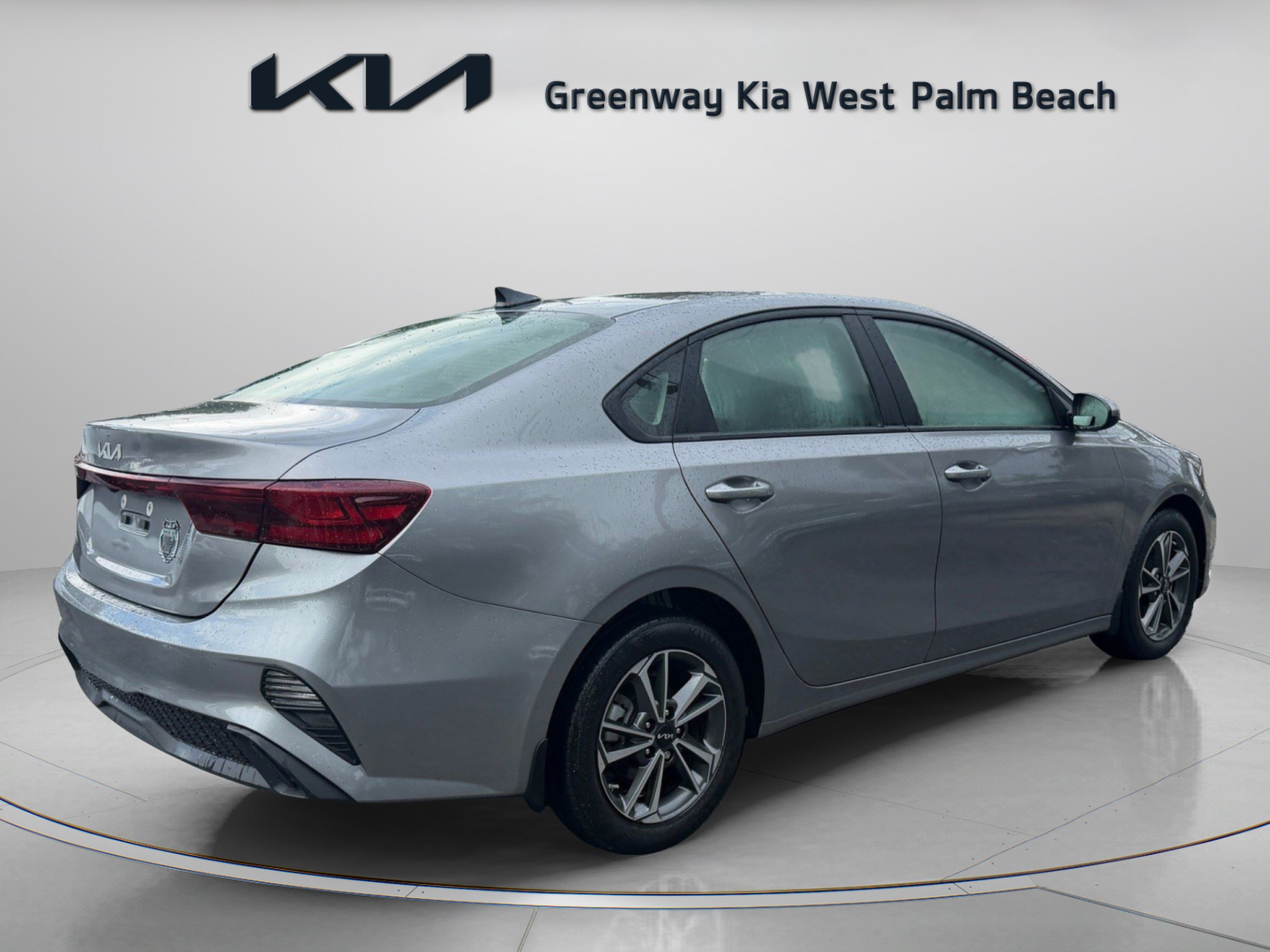 Used 2024 Kia Forte LXS FWD image 7