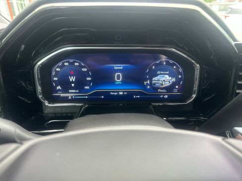 Used 2024 Chevrolet Silverado 1500 LT w/ Z71 Off-Road Package AWD/4WD image 27