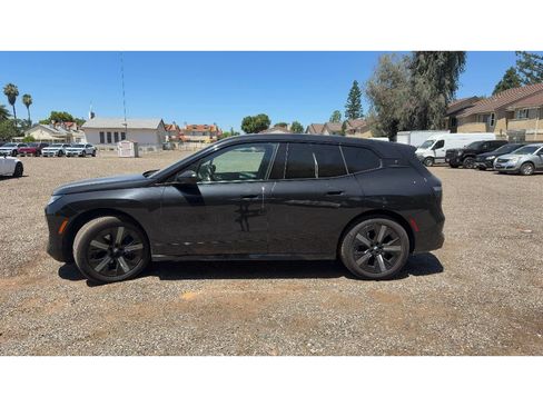 Used 2023 BMW iX xDrive50 w/ Sport Package AWD/4WD image 2