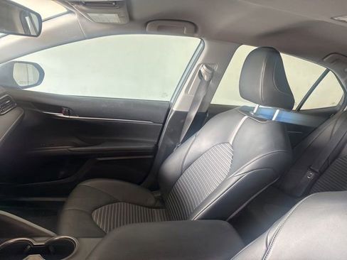 Used 2022 Toyota Camry SE FWD image 16