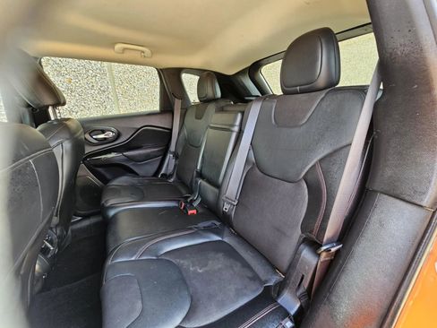 Used 2015 Jeep Cherokee Trailhawk image 10