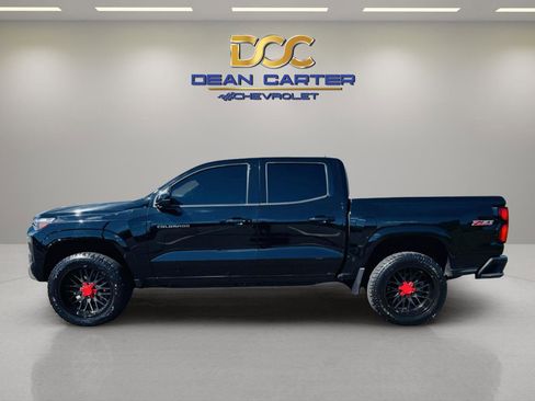 Used 2023 Chevrolet Colorado Z71 image 2