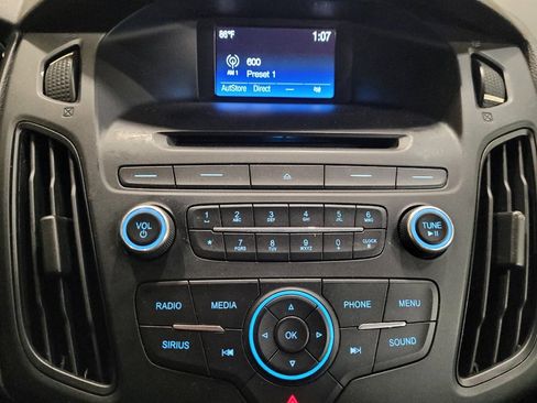 Used 2016 Ford Focus SE FWD image 25
