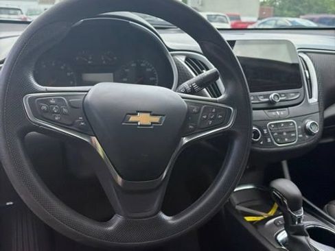 Used 2024 Chevrolet Malibu LT FWD image 7