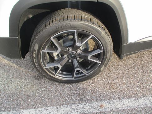 New 2026 Jeep Cherokee Overland w/ Advanced Pro Tech Group AWD/4WD image 24