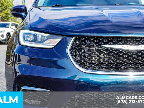 Used 2022 Chrysler Pacifica Touring-L image 12