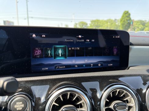 Used 2025 Mercedes-Benz CLA 250 4MATIC image 24