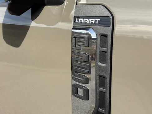 New 2026 Ford F250 Lariat w/ Lariat Premium Package image 10
