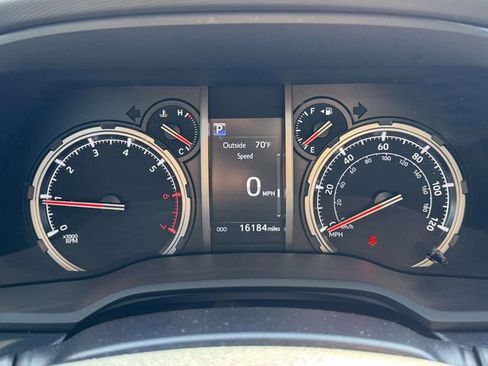Used 2024 Toyota 4Runner TRD Off-Road Premium w/ Moonroof Package AWD/4WD image 20