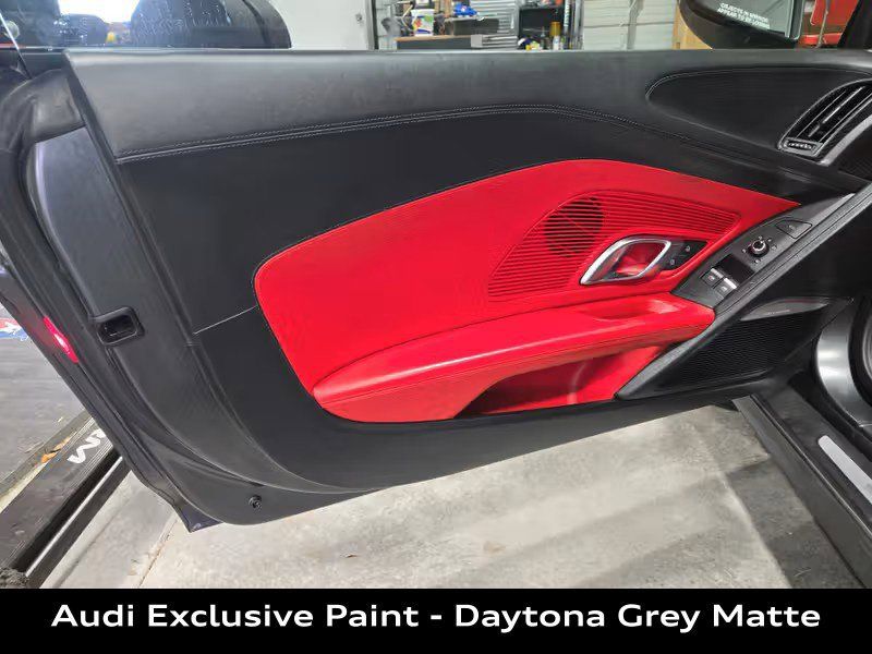 Used 2017 Audi R8 V10 w/ Carbon Exterior Package AWD/4WD image 9