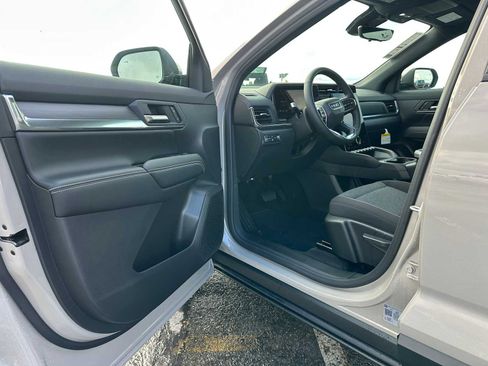 New 2026 GMC Terrain Elevation w/ Technology Package II AWD/4WD image 19