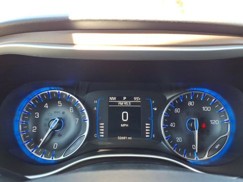 Used 2023 Chrysler Voyager LX FWD image 25