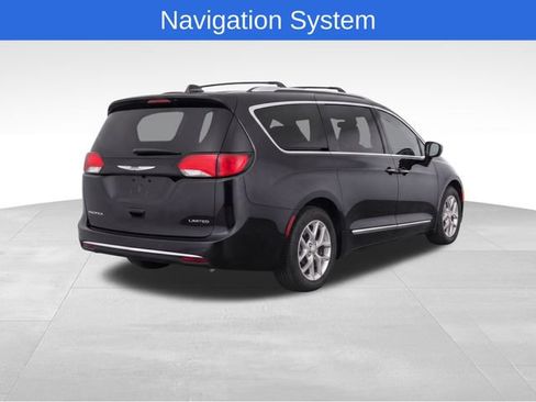 Used 2020 Chrysler Pacifica Limited FWD image 4