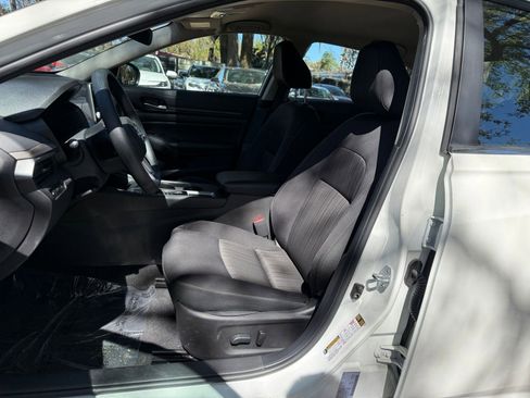 Used 2025 Nissan Altima 2.5 SV image 31