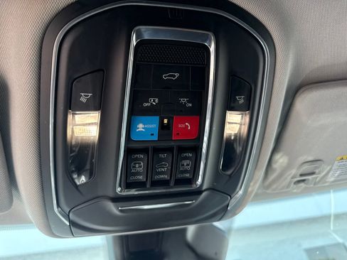 Used 2021 Jeep Grand Cherokee L Limited AWD/4WD image 27