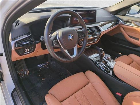 Used 2023 BMW 530e w/ Premium Package RWD image 10