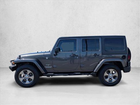 Used 2017 Jeep Wrangler Unlimited Sahara w/ Connectivity Group image 9