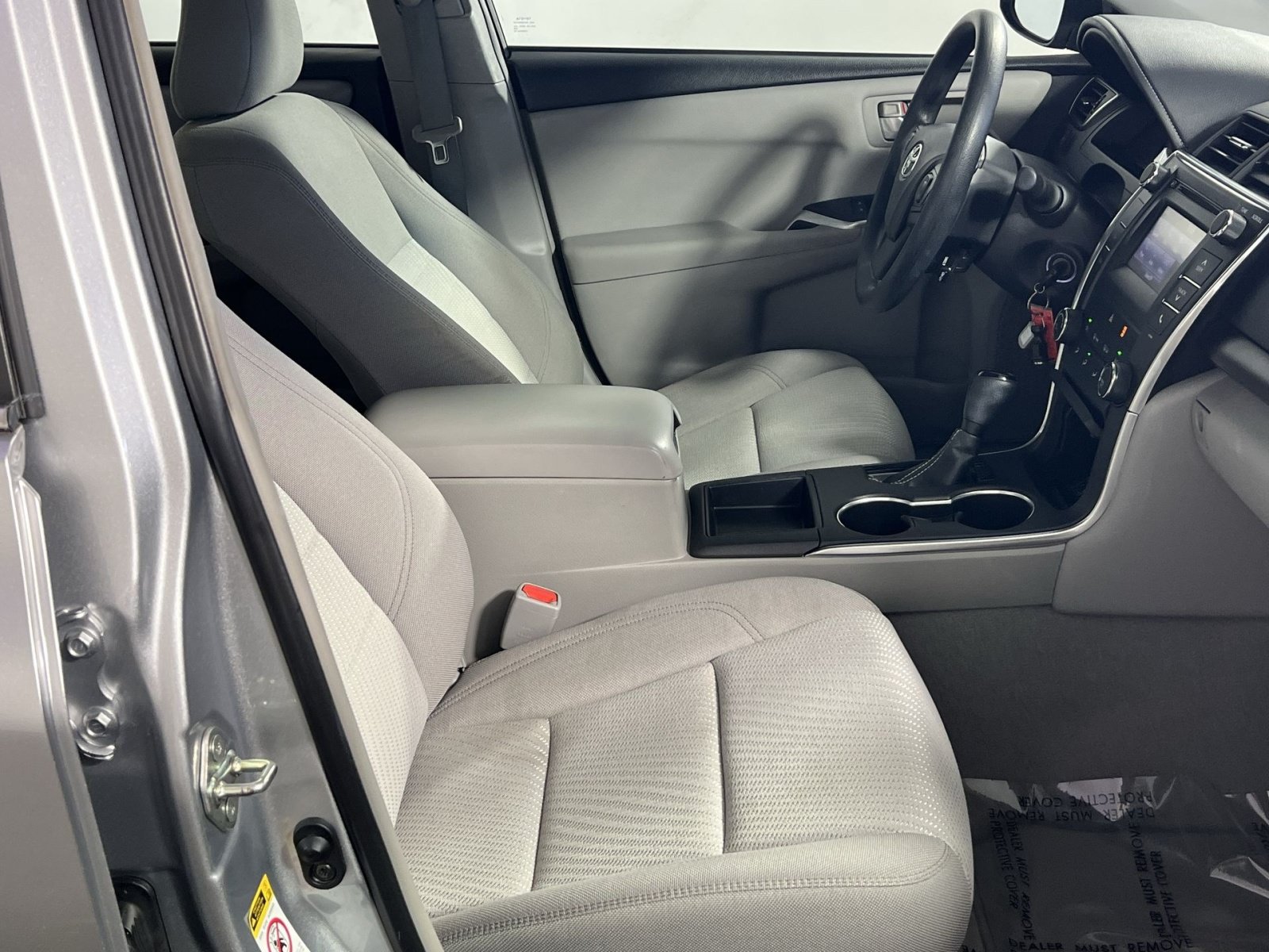 Used 2015 Toyota Camry LE FWD image 28