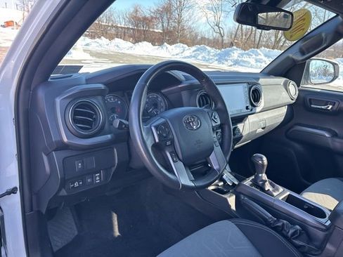 Used 2020 Toyota Tacoma TRD Off-Road image 37