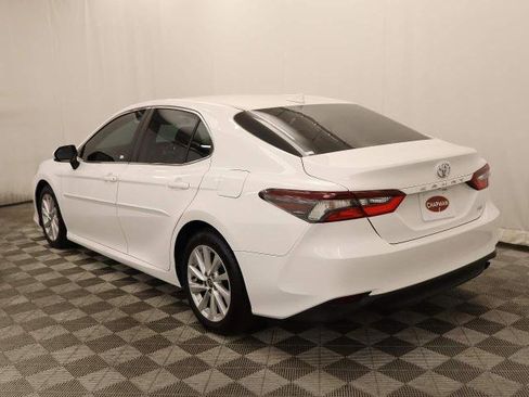 Used 2022 Toyota Camry LE w/ Carpet Mat Package (TMS) FWD image 4