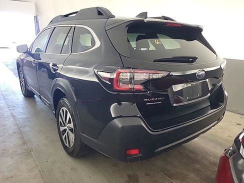Used 2023 Subaru Outback Premium AWD/4WD image 2