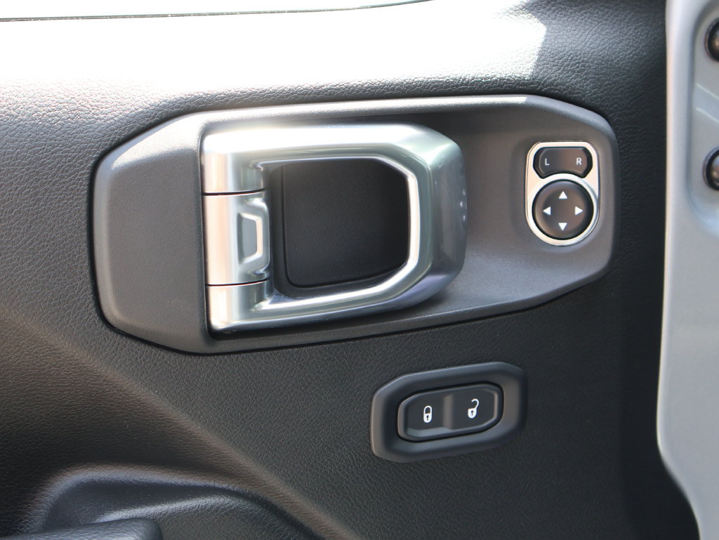 Used 2024 Jeep Wrangler Unlimited AWD/4WD image 20