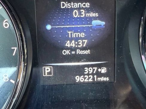 Used 2017 Nissan Rogue SV AWD/4WD image 16