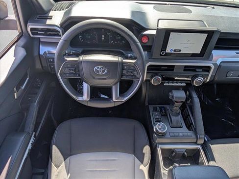 Used 2024 Toyota Tacoma TRD Off-Road image 18