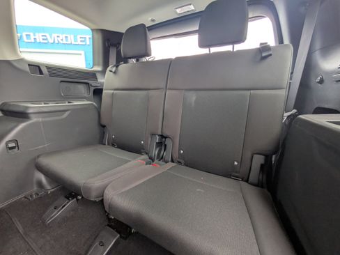 Used 2025 Hyundai Santa Fe SE FWD image 9