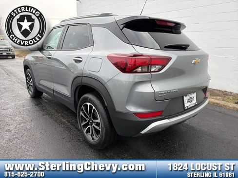 Used 2025 Chevrolet TrailBlazer LT image 3