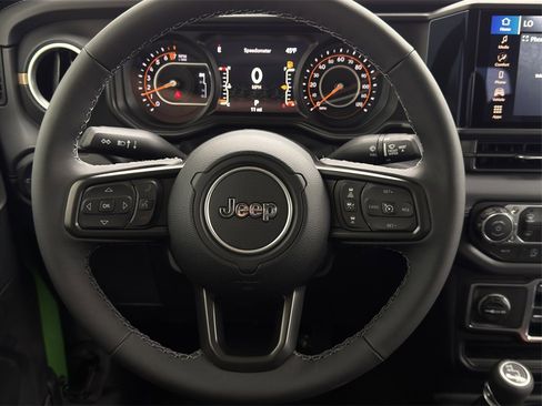 New 2025 Jeep Gladiator Sport image 12