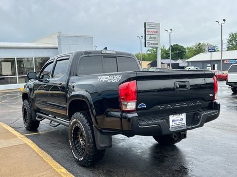 Used 2016 Toyota Tacoma TRD Sport w/ Towing Package AWD/4WD image 7
