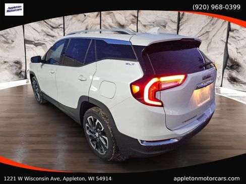 Used 2022 GMC Terrain SLT w/ Infotainment Package II image 10