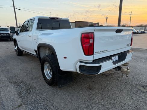 Used 2022 Chevrolet Silverado 3500 High Country w/ Technology Package image 4