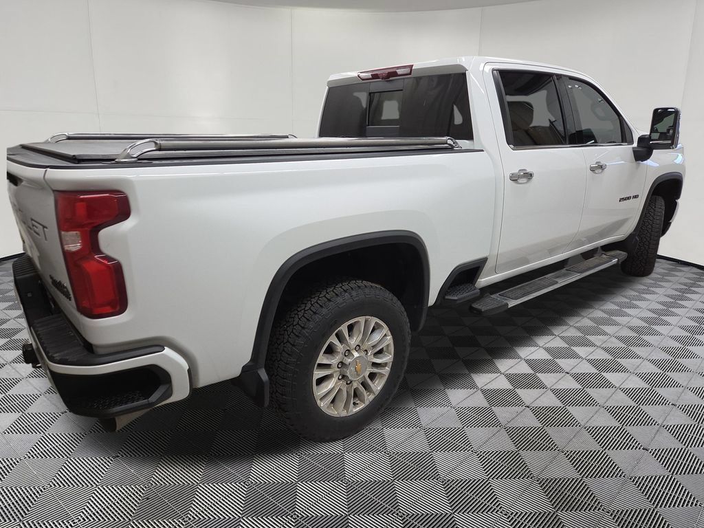 Used 2022 Chevrolet Silverado 2500 High Country AWD/4WD image 3