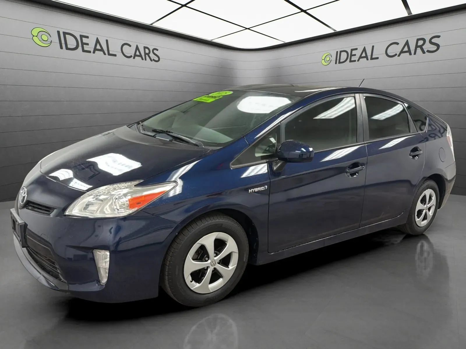 Used 2015 Toyota Prius Two FWD image 1