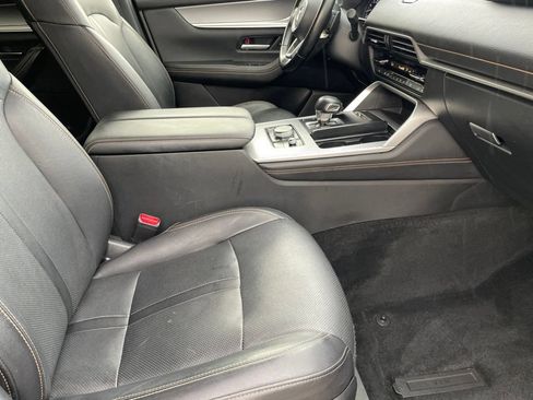 Used 2025 MAZDA CX-70 3.3 Turbo w/ Preferred Package AWD/4WD image 25