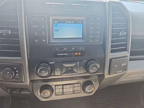 Used 2022 Ford F250 XL w/ Power Equipment Group AWD/4WD image 19
