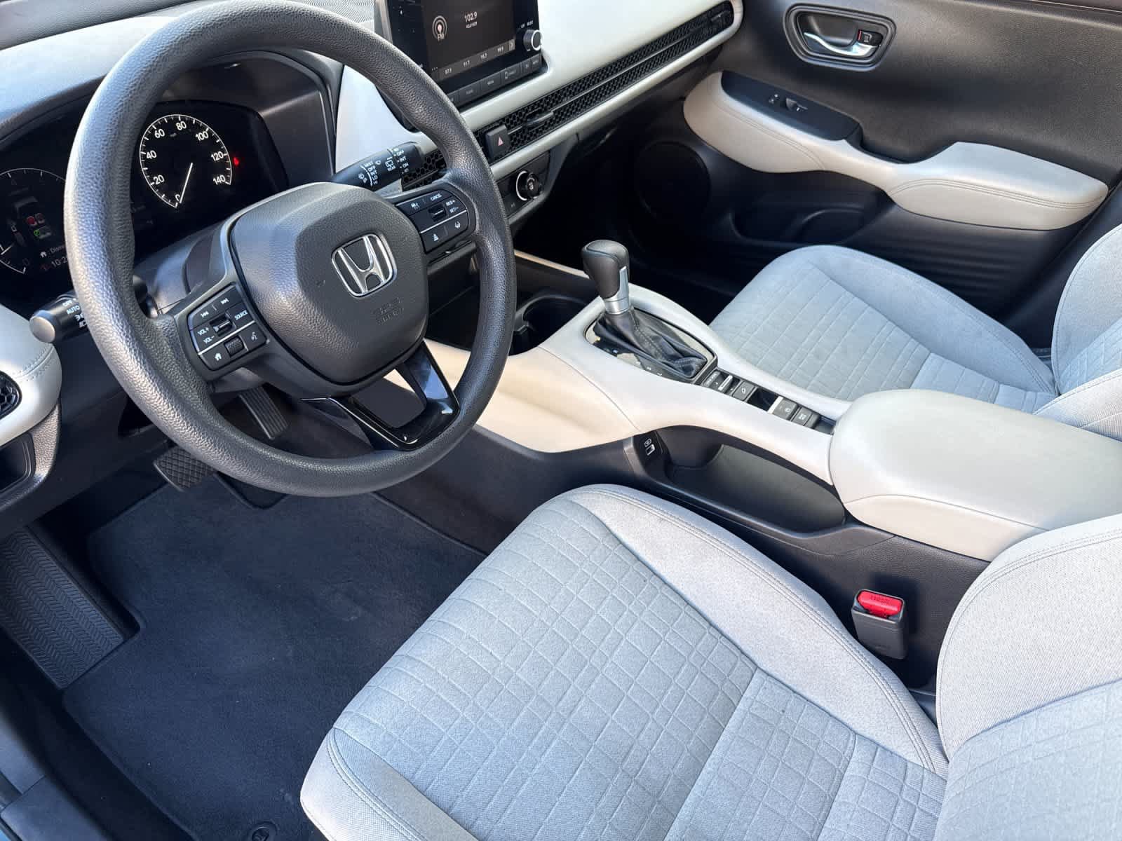 Used 2023 Honda HR-V LX image 11
