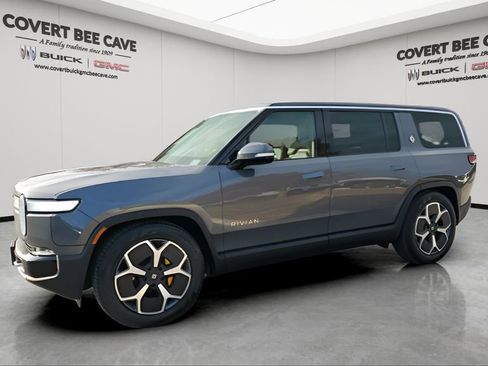 Used 2023 Rivian R1S Adventure image 4