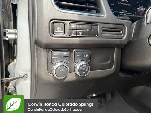 Used 2023 GMC Yukon XL SLT w/ SLT Luxury Package AWD/4WD image 28