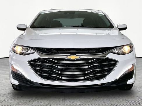 Used 2024 Chevrolet Malibu LT image 2