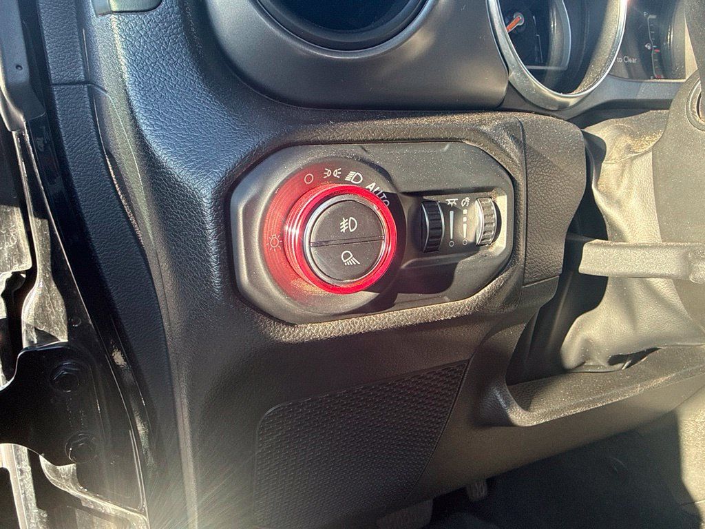 Used 2022 Jeep Gladiator Sport AWD/4WD image 19