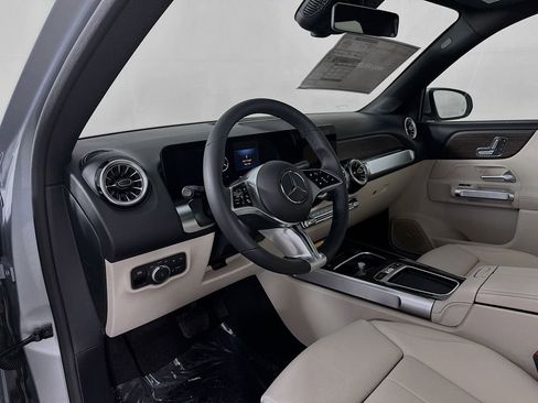 Certified 2026 Mercedes-Benz GLB 250 4MATIC image 9