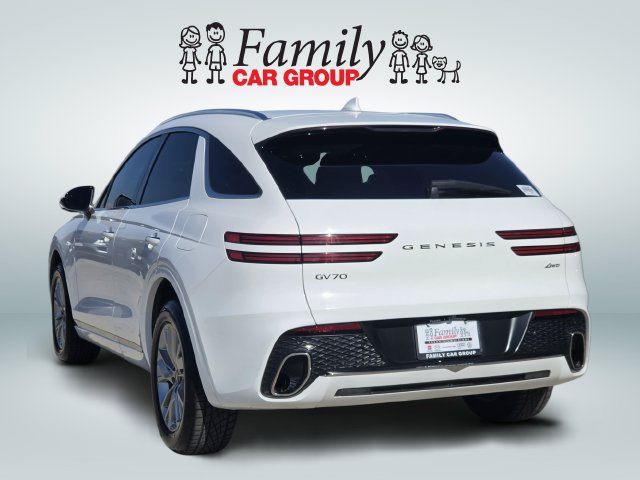 Used 2022 Genesis GV70 2.5T AWD/4WD image 3