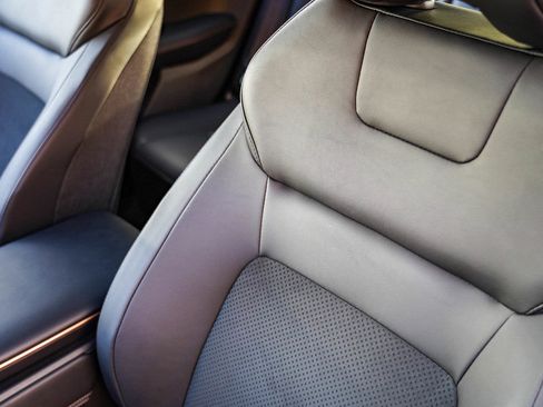 Used 2024 Nissan Ariya AWD image 29